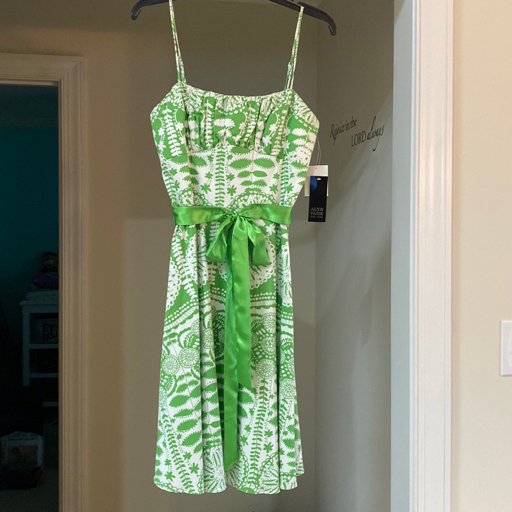 Alyn Paige Green White Floral Print Sundress w/Self Tie & Padded Top - Sz 7/8